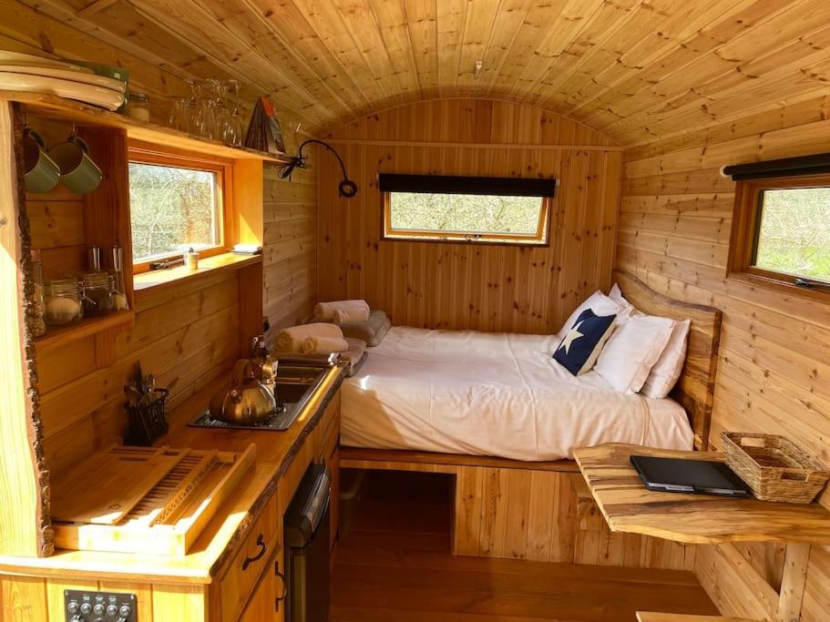 多切斯特Orchard Retreat Off Grid Shepherds Huts In Dorset公寓 外观 照片